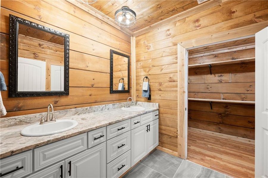Furnished interior view inside a new home in , Jasper (Image 3).