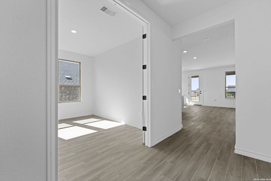 Spacious, unfurnished interior of a new home in Del Webb New Braunfels at Veramendi, New Braunfels (Image 35).