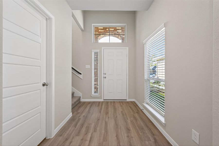 Spacious, unfurnished interior of a new home in Woodland Lakes, Houston (Image 18).