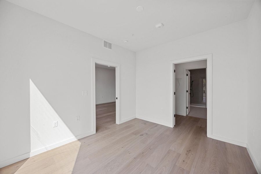 Spacious, unfurnished interior of a new home in One Oak, Austin (Image 15). Spacious, unfurnished interior of a new home in One Oak, Austin (Image 15).