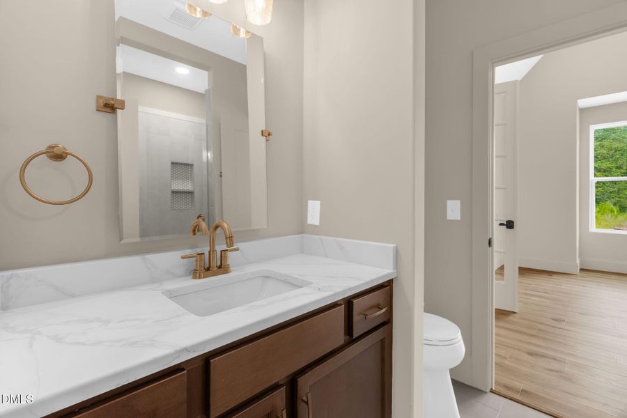 25-web-or-mls-8810 Rudy Dr-24