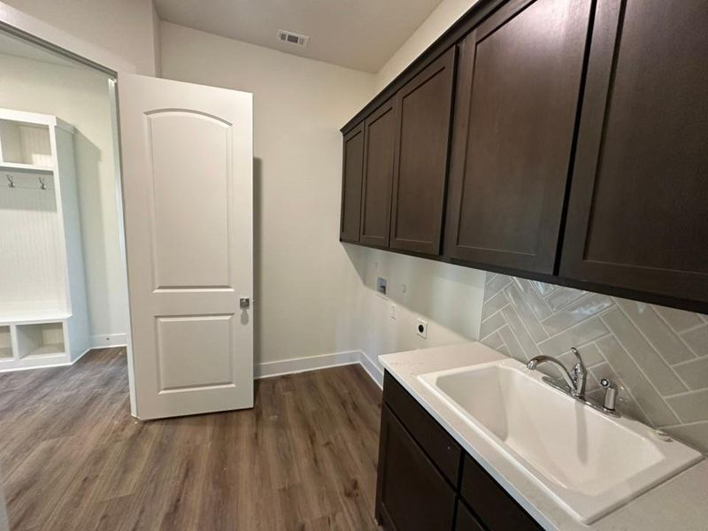 Furnished interior view inside a new home in , Leonard (Image 8).