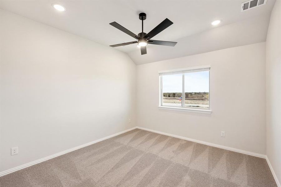 Spacious, unfurnished interior of a new home in Creekview Meadows, Pilot Point (Image 29).