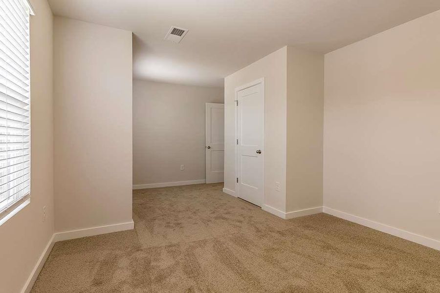 Spacious, unfurnished interior of a new home in Southern Hills, McDonough (Image 16).