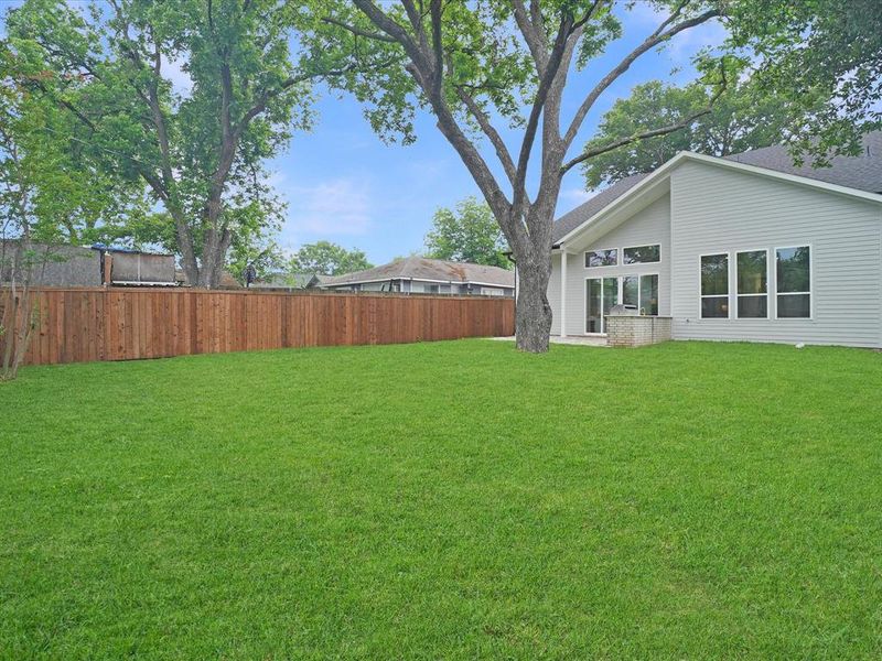 Exterior details and patio area of a home in , Dallas (Image 26).