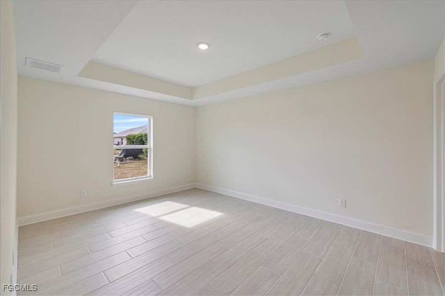 Spacious, unfurnished interior of a new home in Cape Coral, Cape Coral (Image 19). Spacious, unfurnished interior of a new home in Cape Coral, Cape Coral (Image 19).