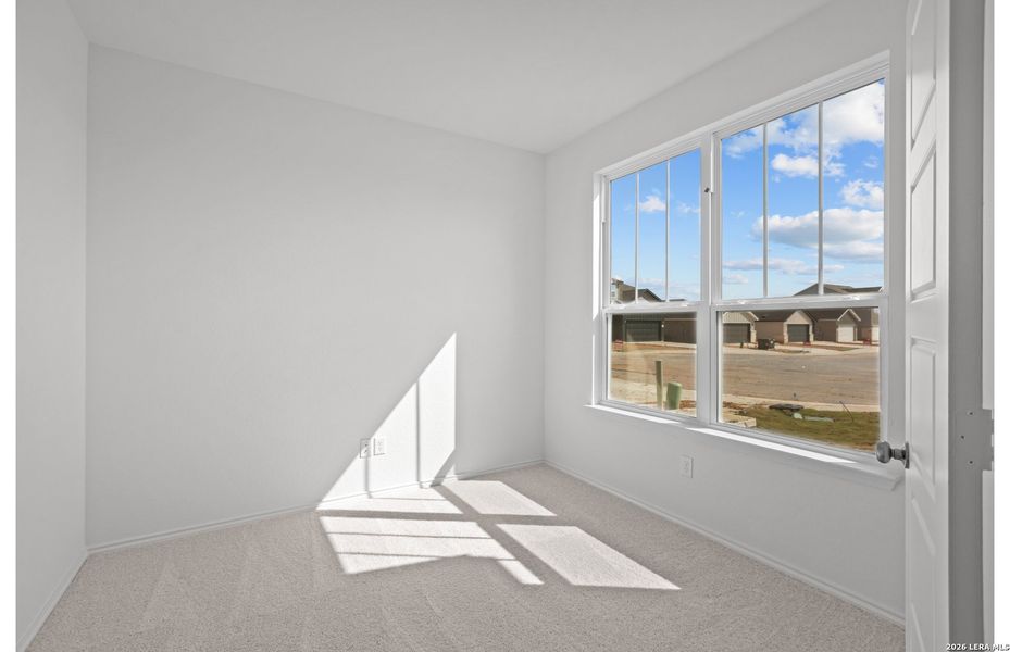 Spacious, unfurnished interior of a new home in Meadows at Clear Springs, New Braunfels (Image 24).