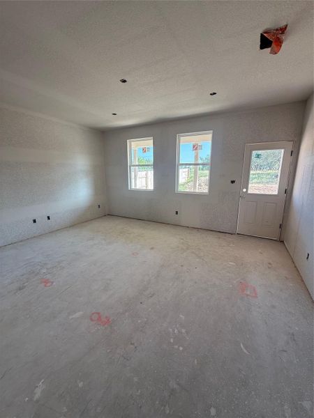 Spacious, unfurnished interior of a new home in Berry Creek Highlands, Georgetown (Image 9).