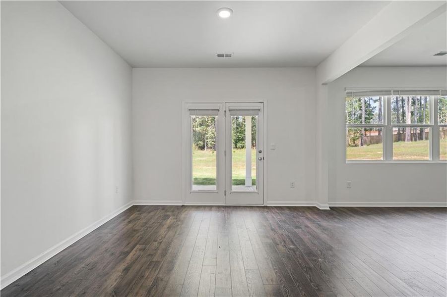 Spacious, unfurnished interior of a new home in Stillwater Springs, Dacula (Image 20).