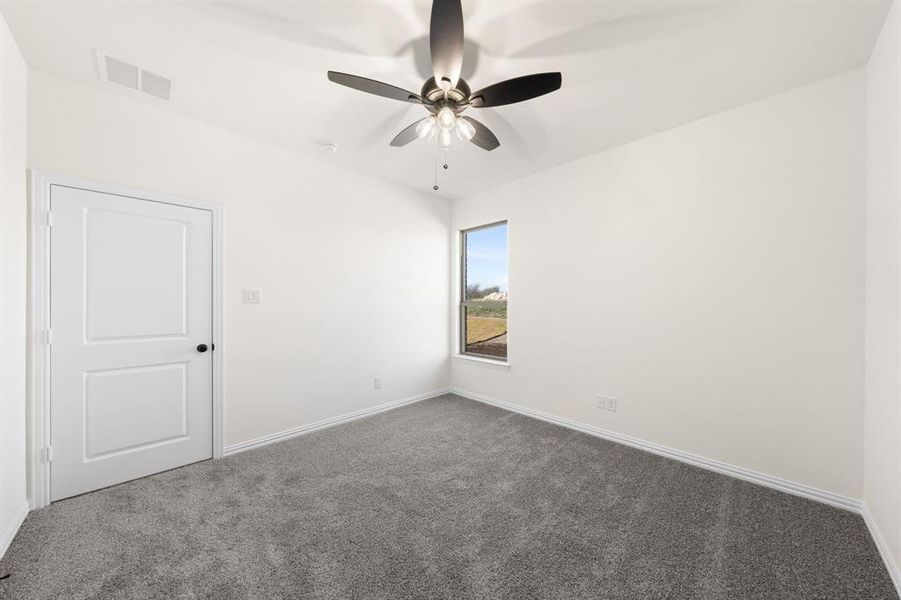 Spacious, unfurnished interior of a new home in , Waxahachie (Image 13).