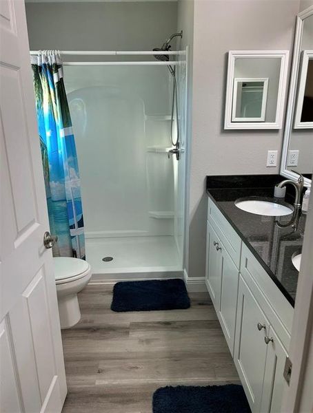 Furnished interior view inside a new home in , Dunnellon (Image 14).