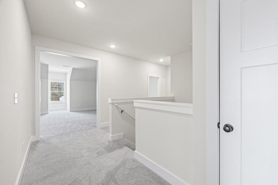 Spacious, unfurnished interior of a new home in , Hartwell (Image 35).