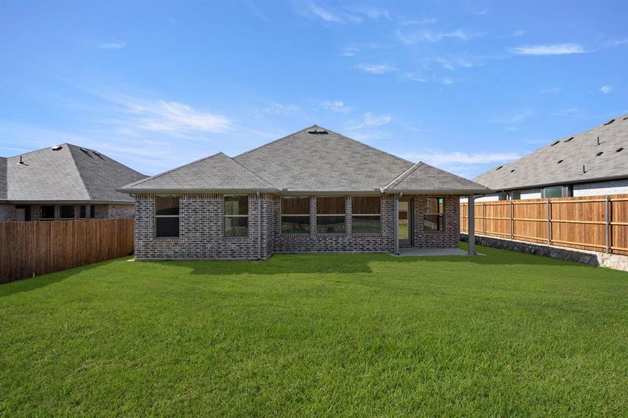 Exterior details and patio area of a home in Summer Crest, Fort Worth (Image 23). Exterior details and patio area of a home in Summer Crest, Fort Worth (Image 23).