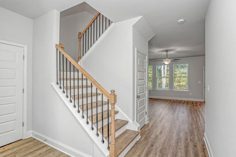 Spacious, unfurnished interior of a new home in , Macon (Image 9).