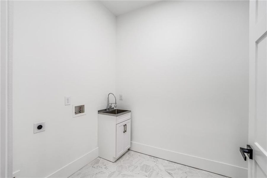 Spacious, unfurnished interior of a new home in , Jefferson (Image 16).