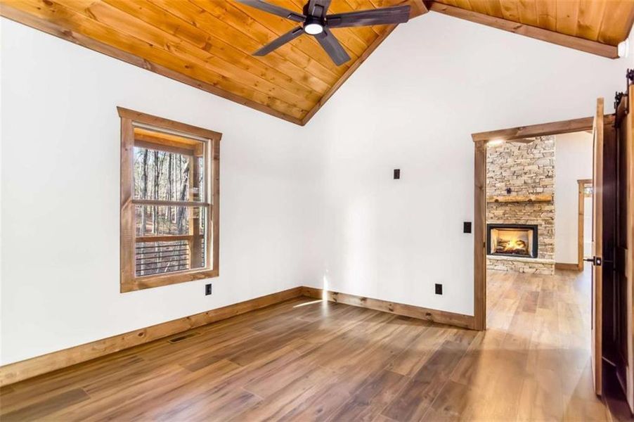 Spacious, unfurnished interior of a new home in , Talking Rock (Image 43).