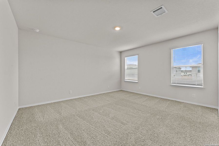 Spacious, unfurnished interior of a new home in Redbird Ranch, San Antonio (Image 24).