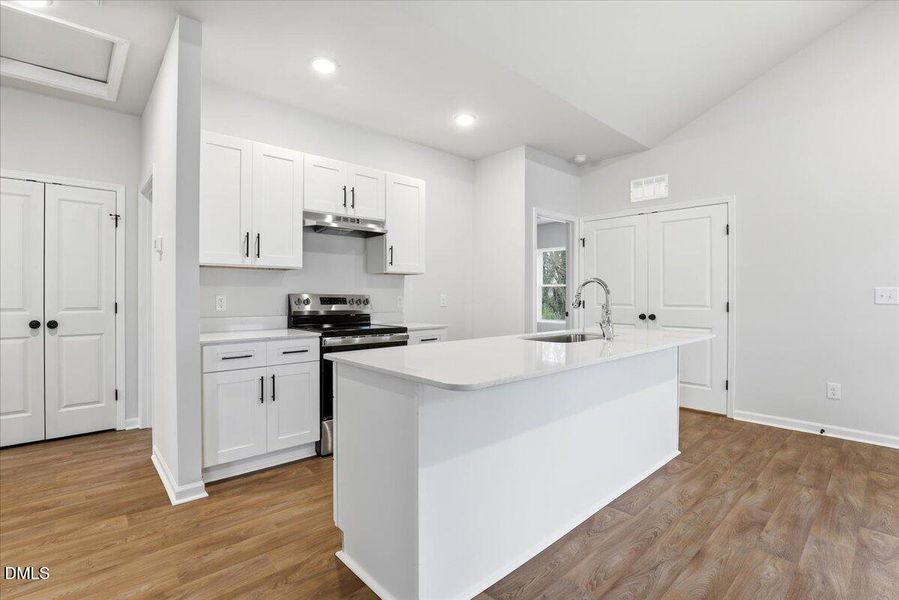 12-411 N Virginia St-12