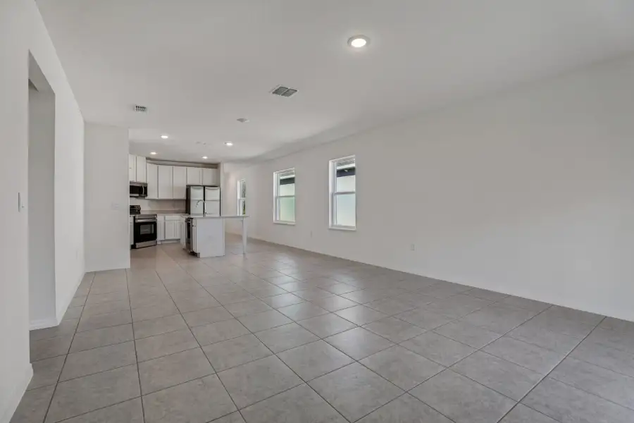 Representative unfurnished interior of a home built from the Vista by Maronda Homes in Malabar Springs, Palm Bay (Image 14).