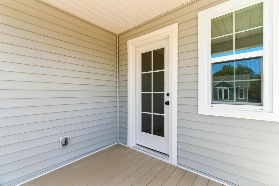 Exterior details and patio area of a home in , Summerville (Image 4).