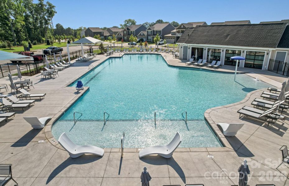 Community amenities in Parkside Crossing, Charlotte (Image 18).