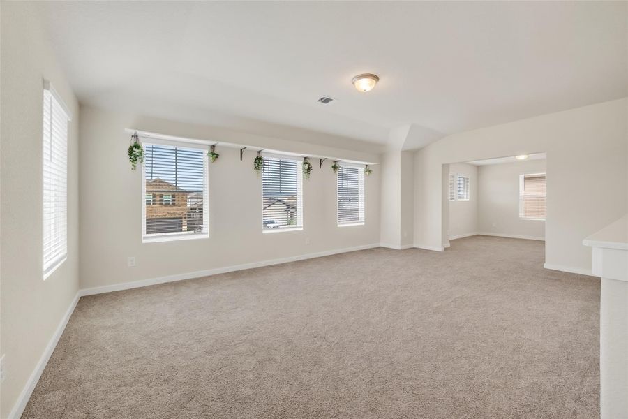 Spacious, unfurnished interior of a new home in Heights of Barbers Hill, Baytown (Image 31).