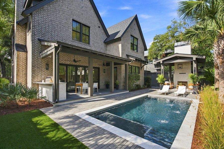 Exterior details and patio area of a home in , Mount Pleasant (Image 46).