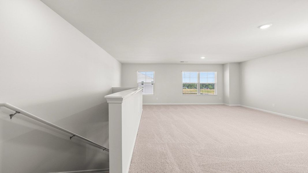 Spacious, unfurnished interior of a new home in Estates at Deer Hollow, Grovetown (Image 35).