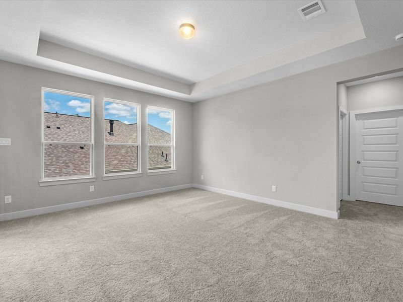 Spacious, unfurnished interior of a new home in Kresston, Montgomery (Image 15).