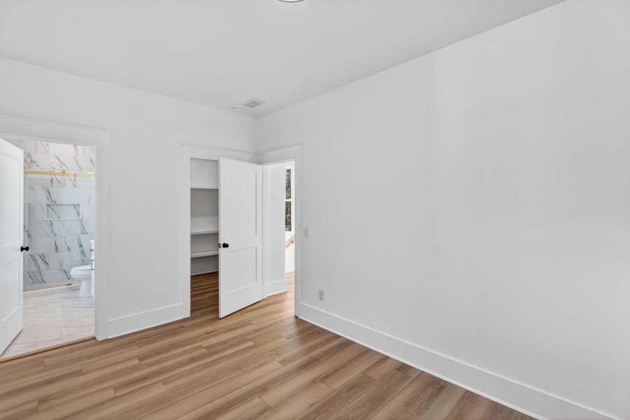Spacious, unfurnished interior of a new home in , Summerville (Image 22).