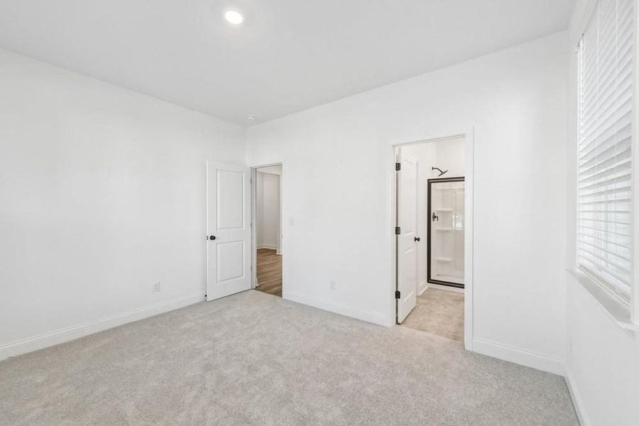 Spacious, unfurnished interior of a new home in Auburn Glen, Dacula (Image 29).