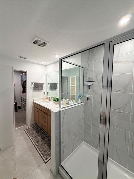 Furnished interior view inside a new home in , Winter Springs (Image 19).