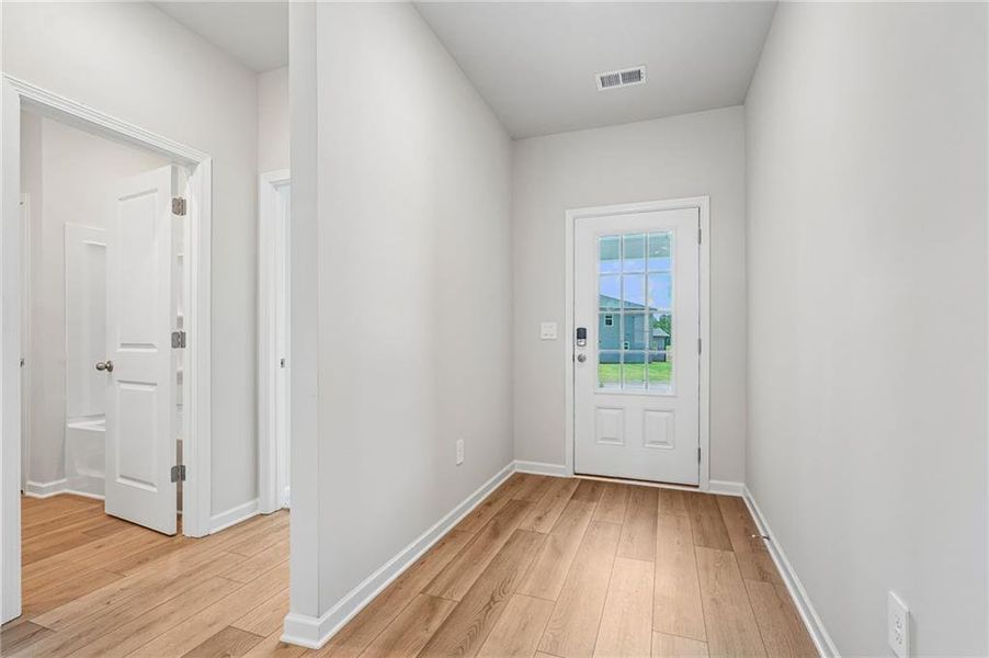 Spacious, unfurnished interior of a new home in Northwoods at Mirror Lake, Villa Rica (Image 37).