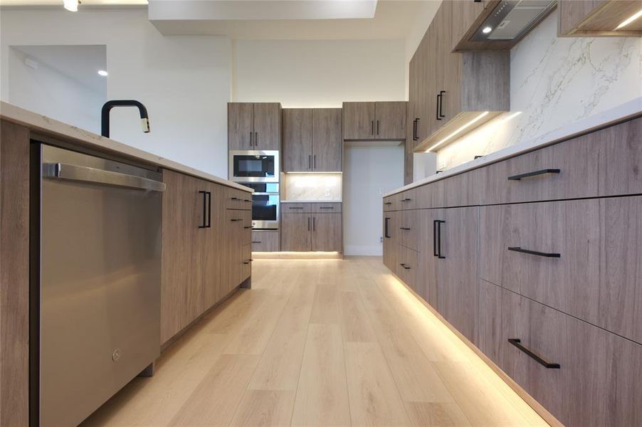 Furnished interior view inside a new home in , Pottsboro (Image 8).