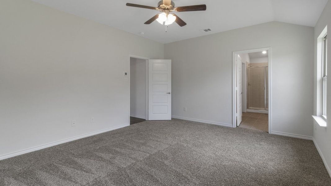 Spacious, unfurnished interior of a new home in Trailstone, Caddo Mills (Image 23).