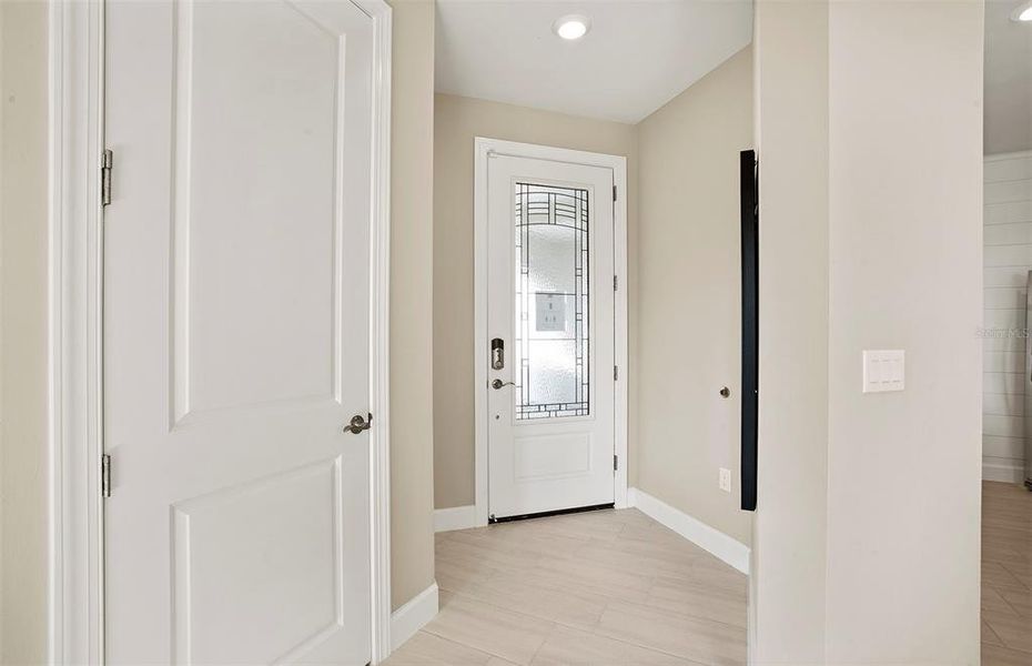 Spacious, unfurnished interior of a new home in Talon Preserve on Palmer Ranch, Nokomis (Image 19).