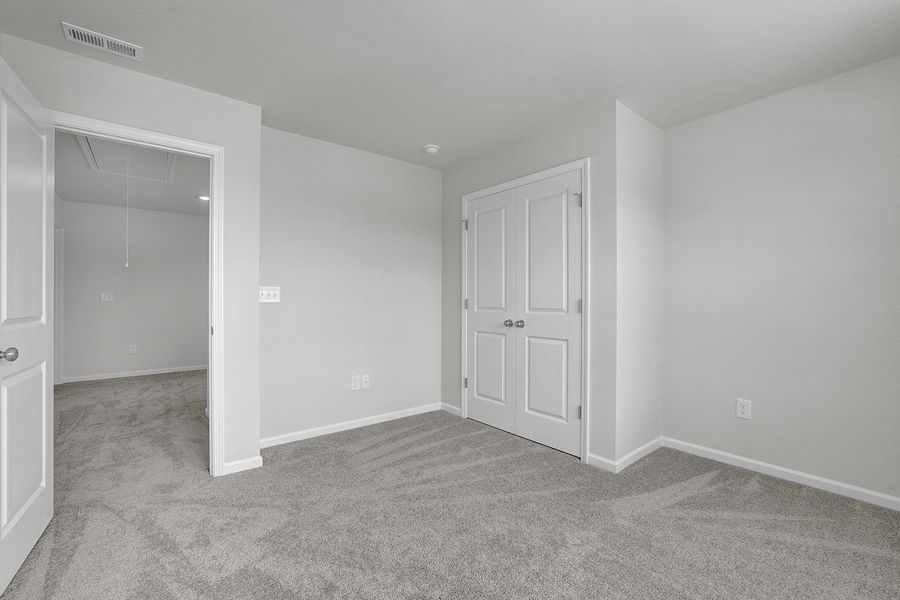 Spacious, unfurnished interior of a new home in River Tide Farms, Bolivia (Image 21).