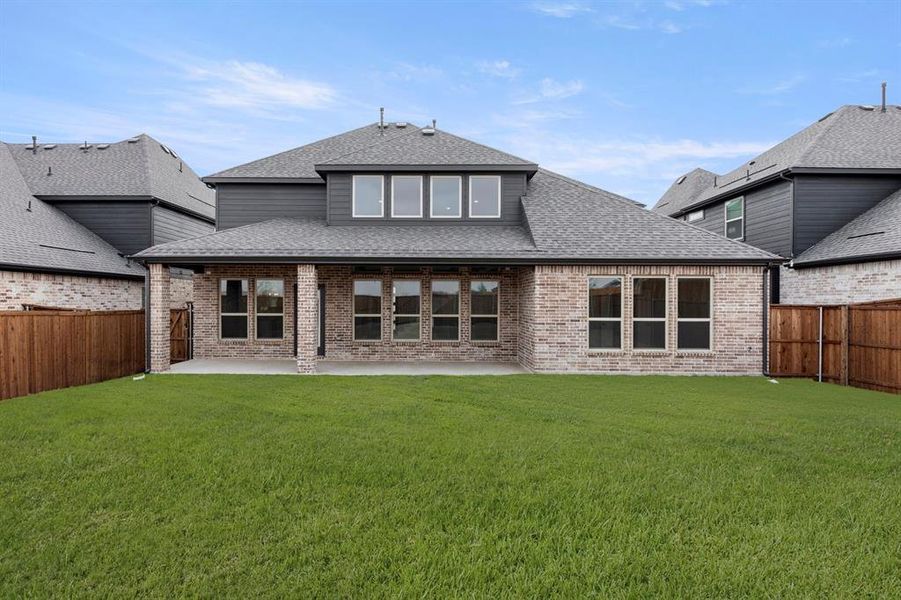 Exterior details and patio area of a home in Sutton Fields, Celina (Image 4).