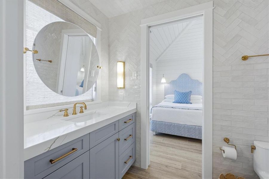 Furnished interior view inside a new home in , Boca Grande (Image 14).