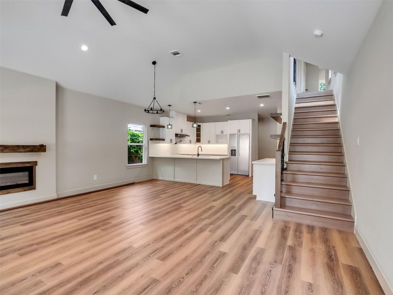 Spacious, unfurnished interior of a new home in , Willis (Image 17).