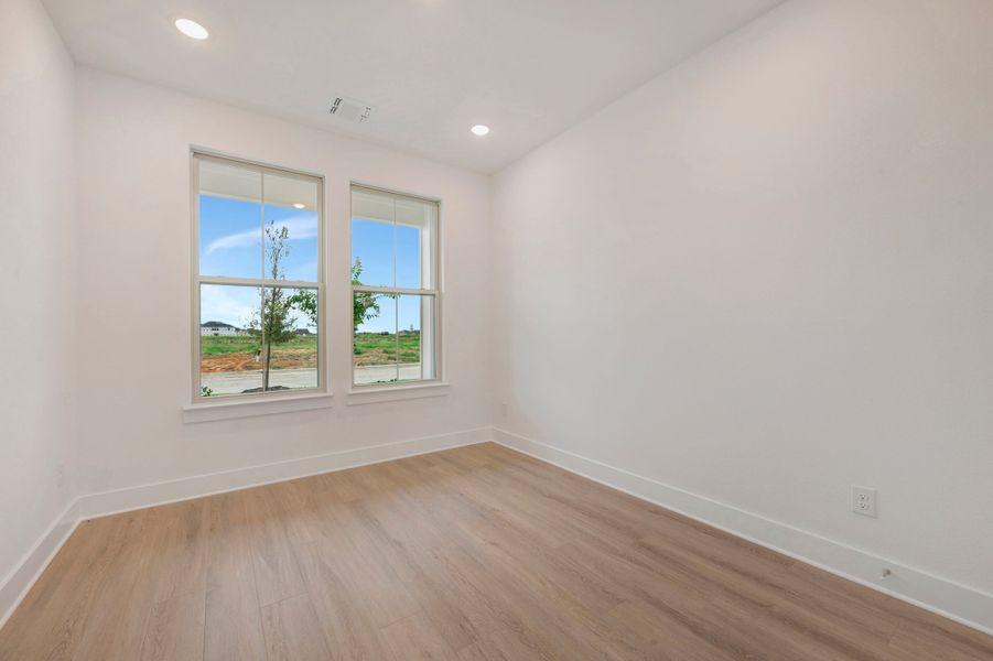 Spacious, unfurnished interior of a new home in Treeline, Justin (Image 17).