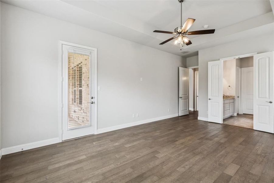 Spacious, unfurnished interior of a new home in Lake Shore Village, Rowlett (Image 31).