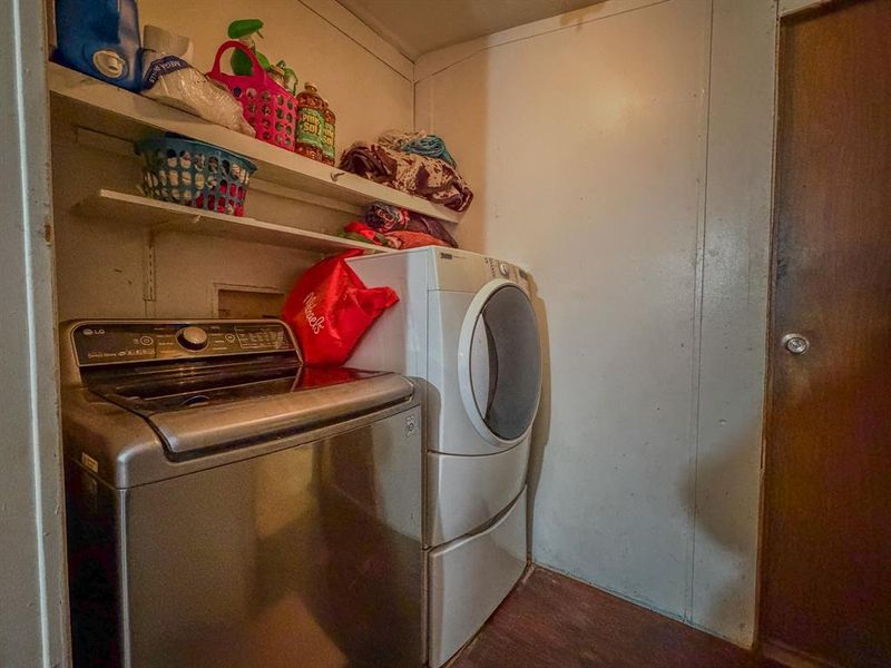 Close-up of interior finishes inside a home in , Weatherford (Image 15).