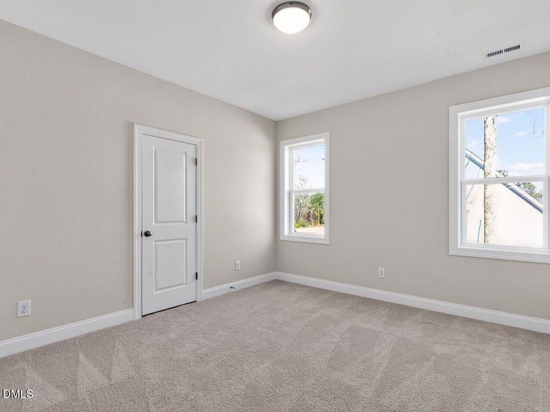 038-1280x960-bedroom