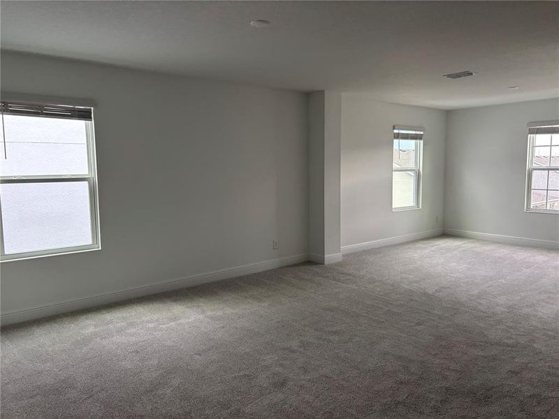 Spacious, unfurnished interior of a new home in Trinity Lakes, Groveland (Image 10). Spacious, unfurnished interior of a new home in Trinity Lakes, Groveland (Image 10).