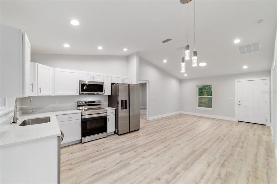 Furnished interior view inside a new home in , Dunnellon (Image 4).