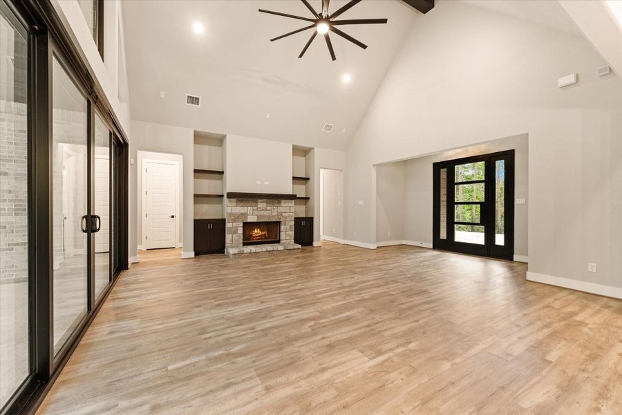 Spacious, unfurnished interior of a new home in , Huntsville (Image 38). Spacious, unfurnished interior of a new home in , Huntsville (Image 38).