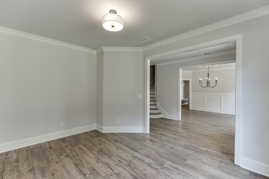 Spacious, unfurnished interior of a new home in , Bishop (Image 38).