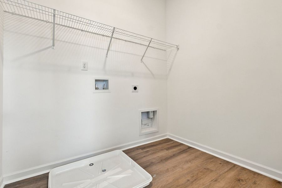 Spacious, unfurnished interior of a new home in Laurelwood Park, Gallatin (Image 25).