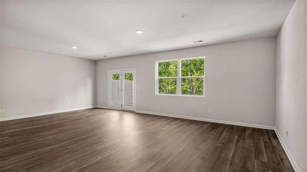 Spacious, unfurnished interior of a new home in Echo Glen, Stockbridge (Image 19).